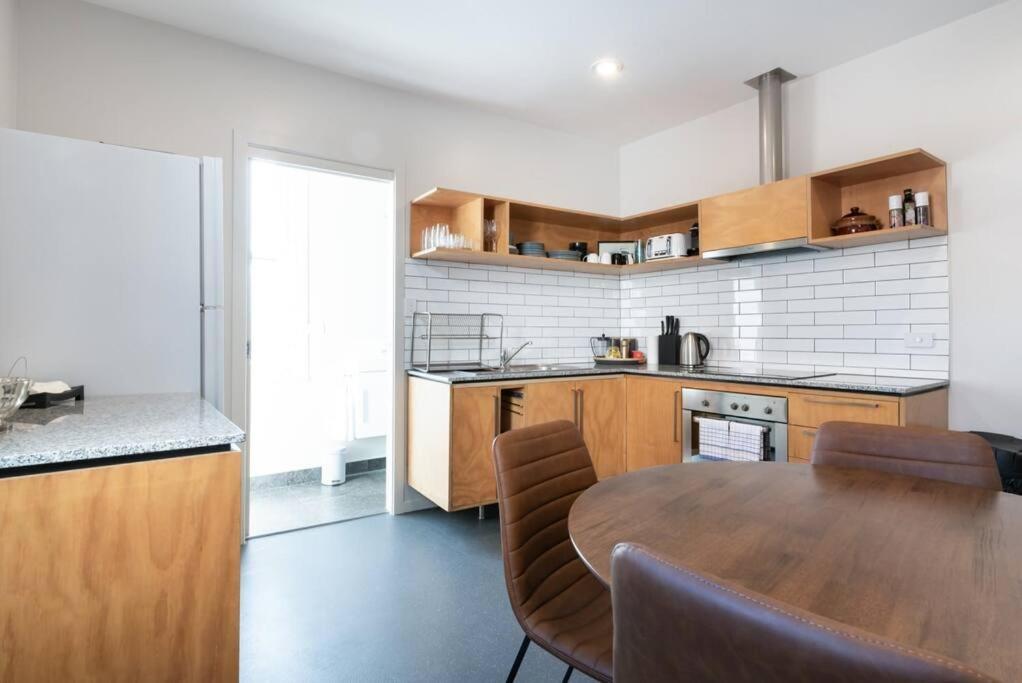 Generous Victorian Terrace In Cbd - Parking & Wifi Apartment Launceston Exterior photo