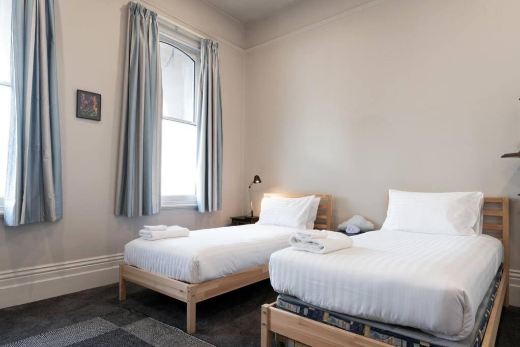 Generous Victorian Terrace In Cbd - Parking & Wifi Apartment Launceston Exterior photo